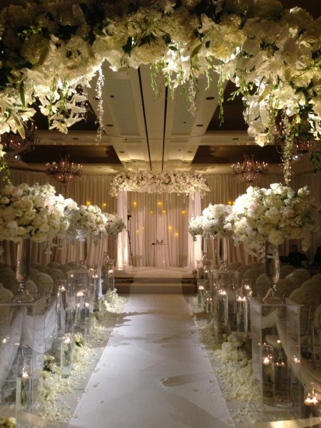 Setting the Style for a Winter White Wedding Ceremony - Event Planning ...